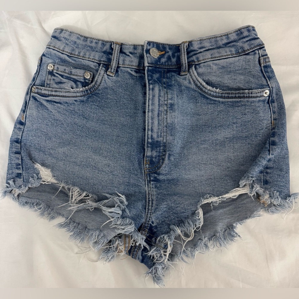 EUC Zara Denim Shorts Women 6 Blue Light Wash Distressed Cut Off Hot Sexy Summer